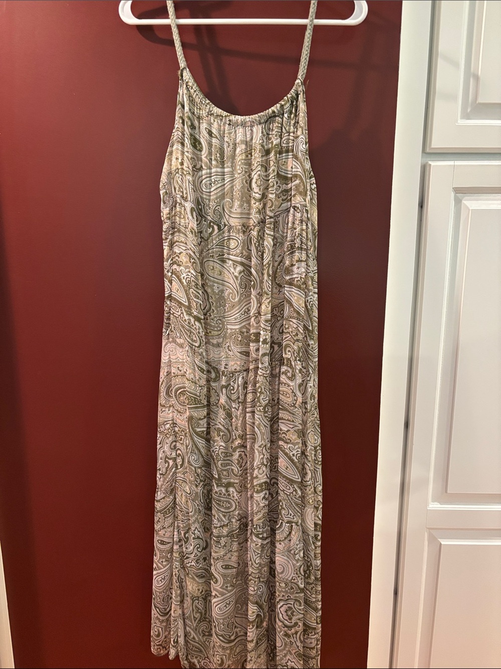 Women's Paisley Print Spaghetti Strap Maxi Dress - blush and Olive on cream
SZ M